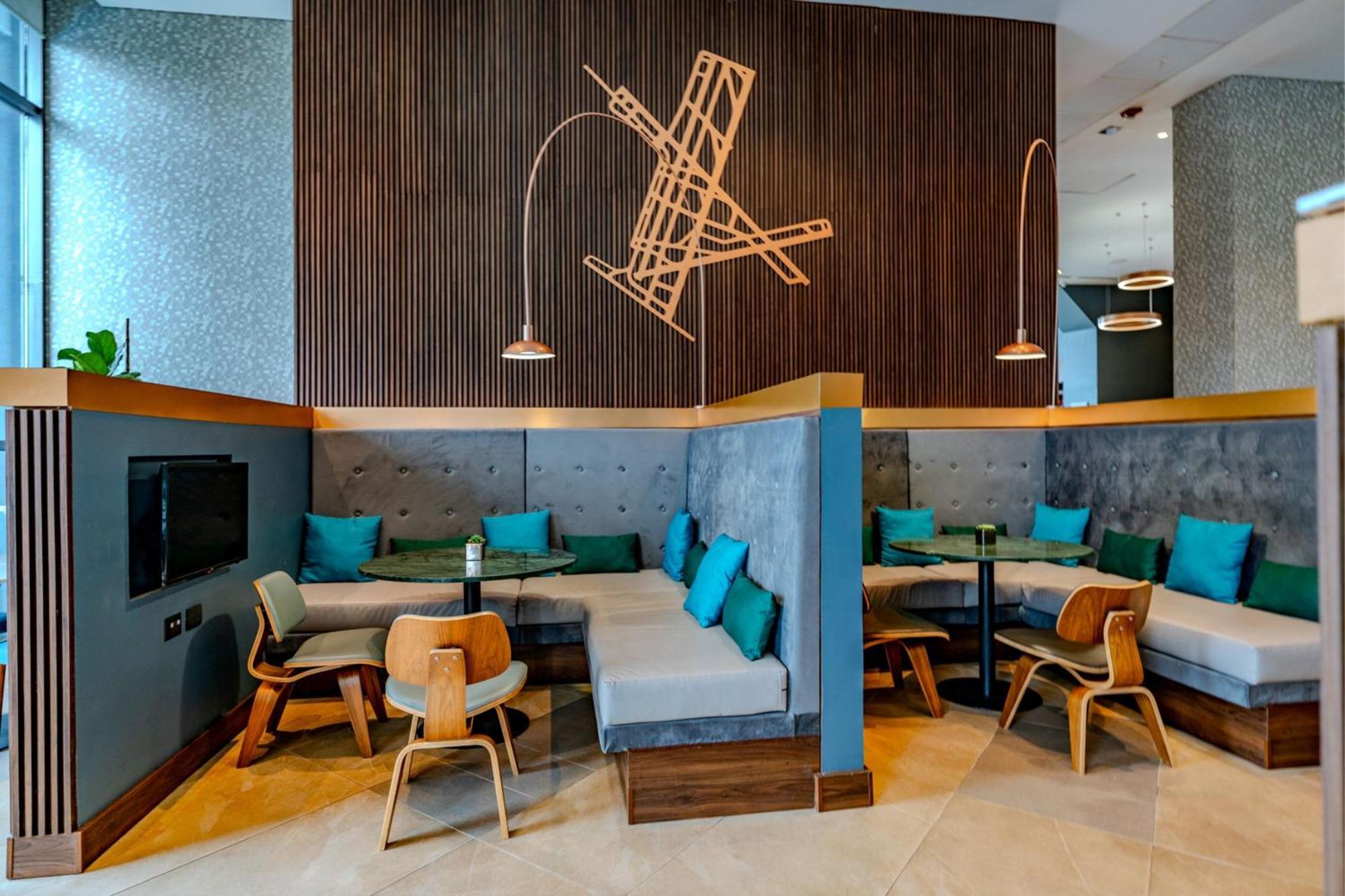 Courtyard By Marriott Santiago Airport, Santiago